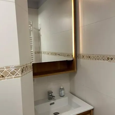 Buttes Chaumont Apartment Paris