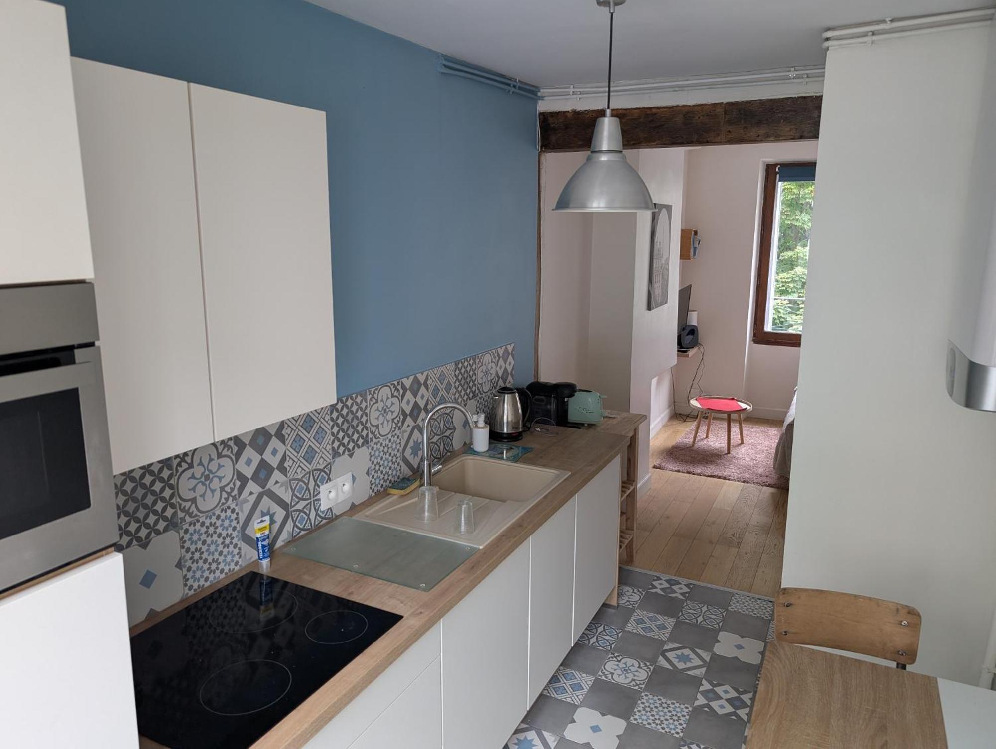 Buttes Chaumont Apartment *